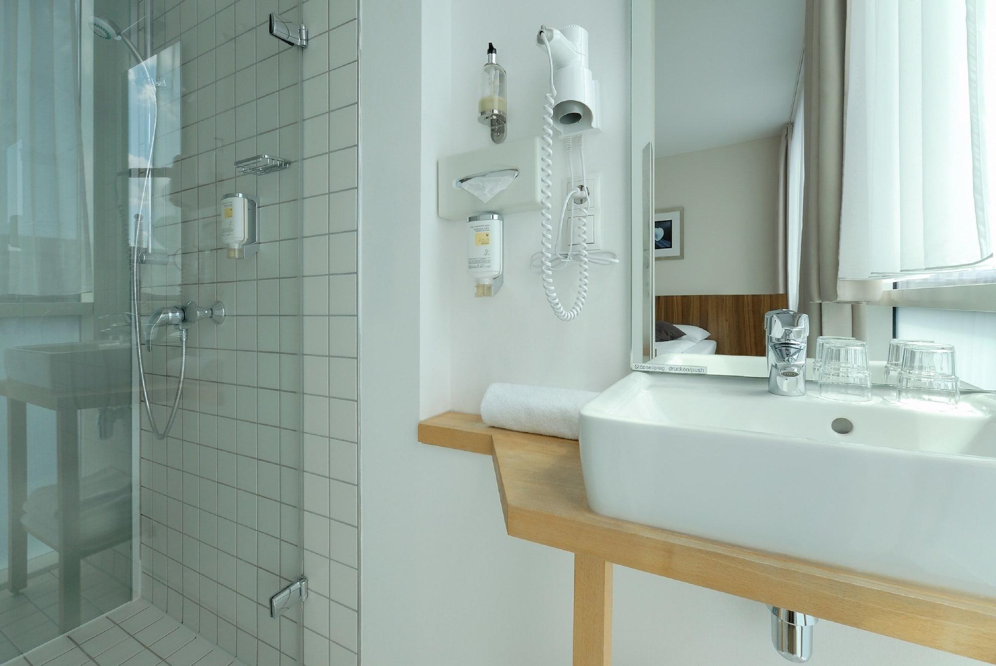 B&B Hotel Berlin-Mitte Екстер'єр фото