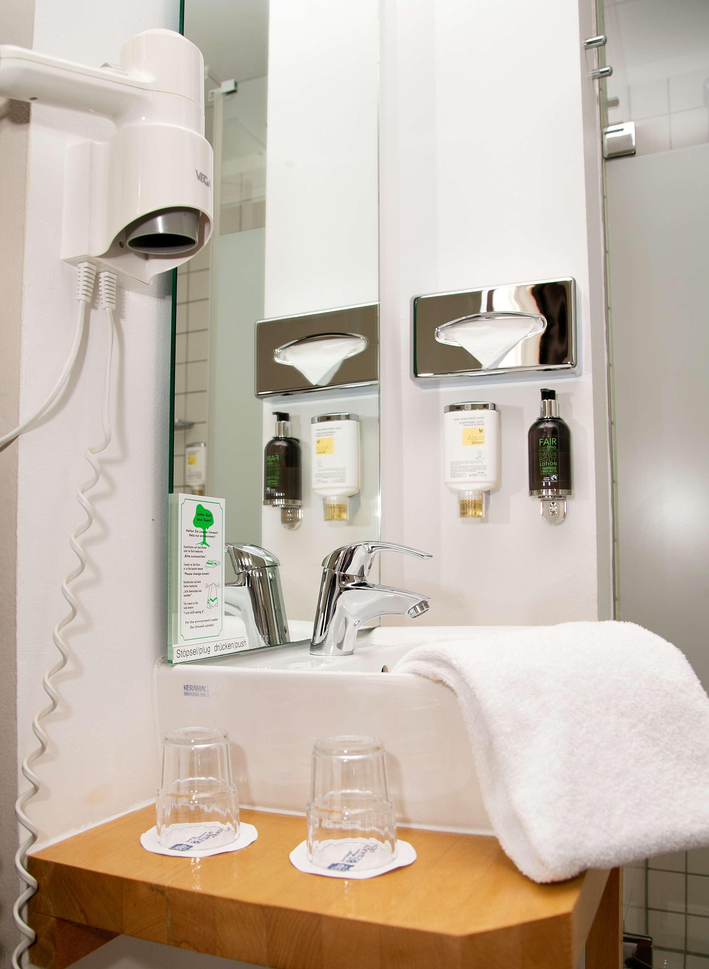 B&B Hotel Berlin-Mitte Екстер'єр фото
